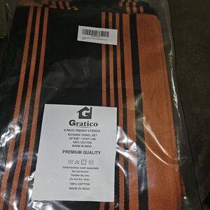 Gratico Black and Orange Kitchen Towel Set